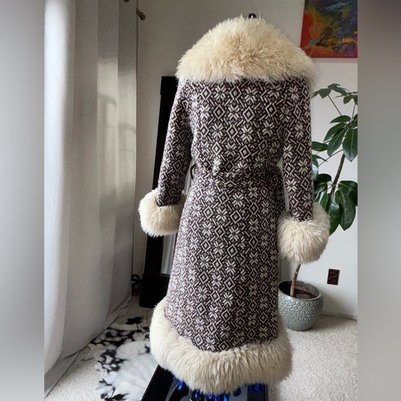 Magical Vintage 60’s-70’s Afghan Penny Lane embroidered shearling coat ✨ - Picture 4 of 6